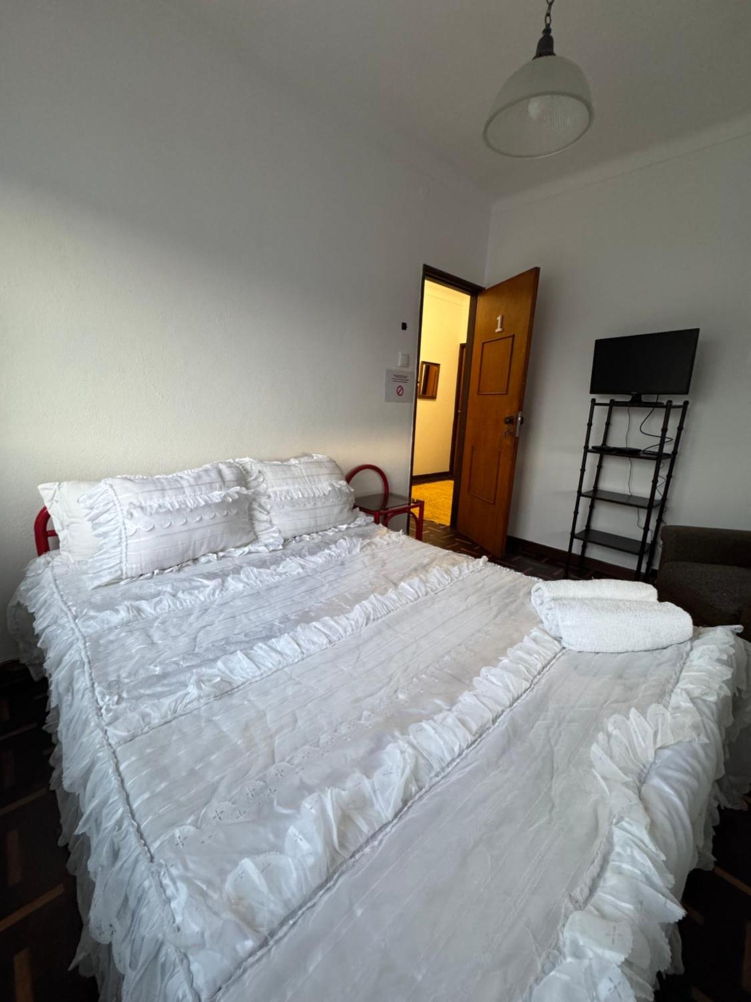 House Mariona Hostel Caminha Exterior photo